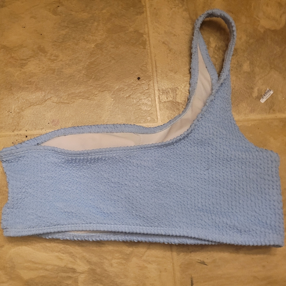 Bikini Tops Size Medium - Picture 12 of 13
